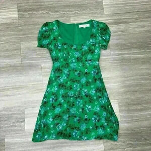 Adorable Green Floral Dress with Ruffled Details - Size XS
